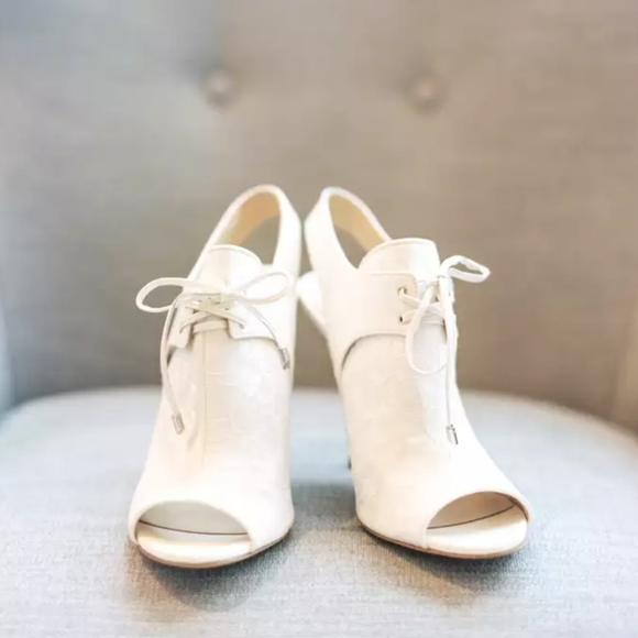 Andrew Kayla White Peep Toe Leather and Lace Booties, Size 41 - Picture 1 of 13